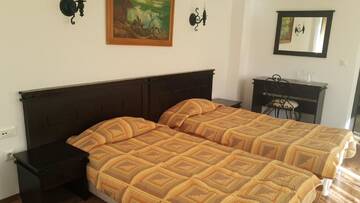 Фото номера Полулюкс Отель Hotel Via Trayana г. Бели-Осым 2