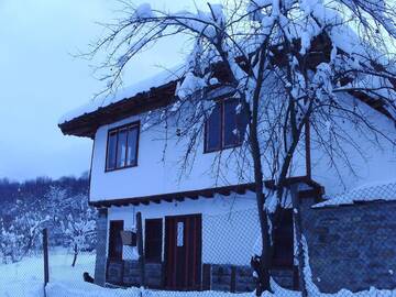 Фотографии Загородные дома Guest House Four Pines г. Бели-Осым (Болгария) №3 Фото Загородные дома Guest House Four Pines г. Бели-Осым 3
